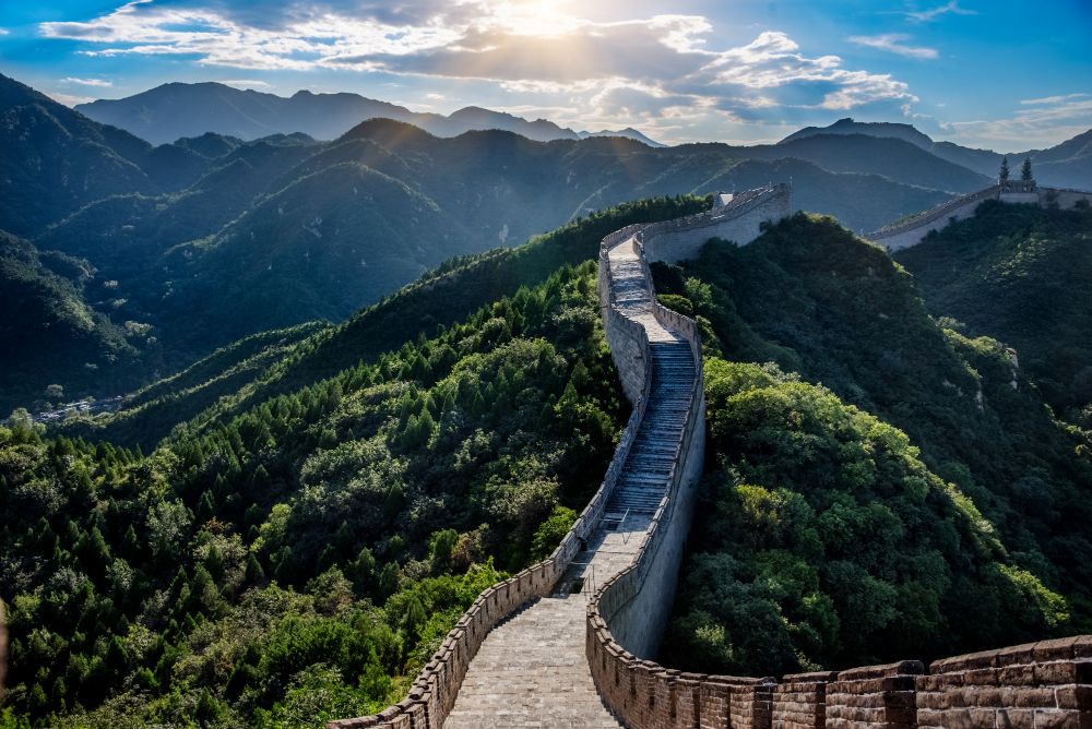 La Chine, géant des énergies renouvelables, mène à marche forcée une révolution industrielle et écologique.