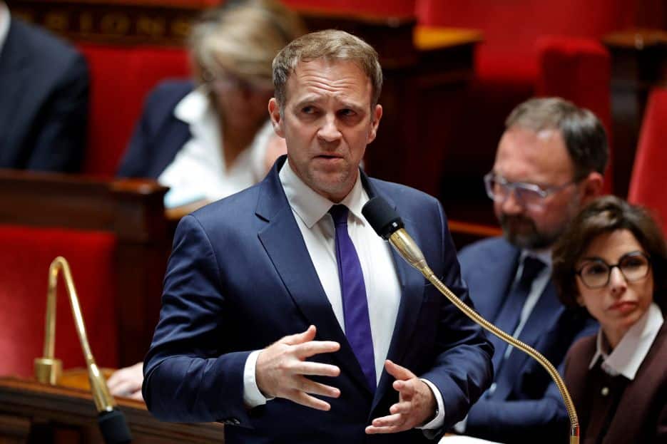 Marc Ferracci alerte sur les conséquences économiques et industrielles d’un éventuel moratoire sur les énergies renouvelables.