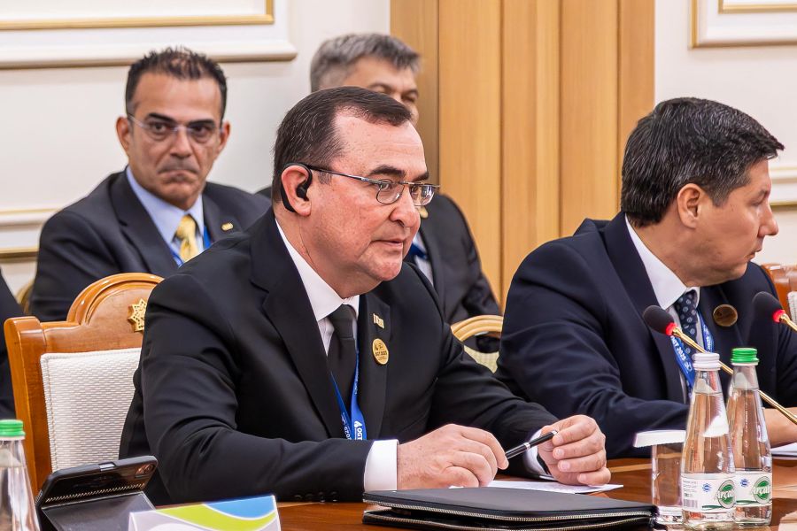 À l’approche de l’interdiction des importations de gaz russe d’ici 2028, l’Union européenne explore de nouveaux horizons. Le Turkménistan pourrait devenir un fournisseur.